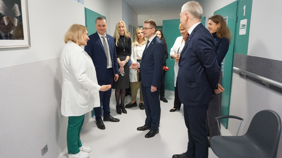 Autorės nuotr. Rajono vadovų lydimas sveikatos apsaugos ministras Arūnas Dulkys apsilankė Ukmergės gydymo įstaigose.