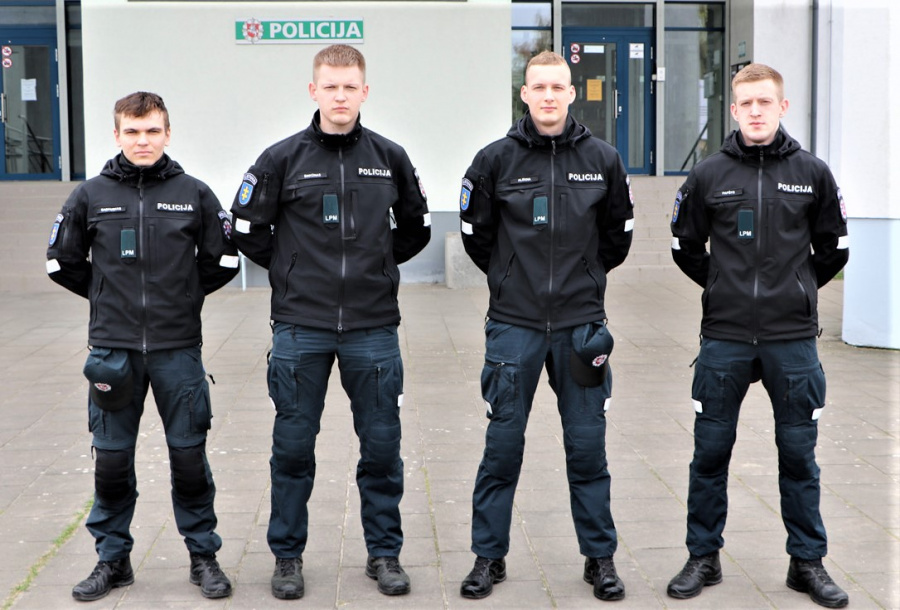 Ukmergės policijos praktikantai Dovydas Sadauskas, Nedas Papšys, Donatas Šinkūnas ir Adas Alekna.