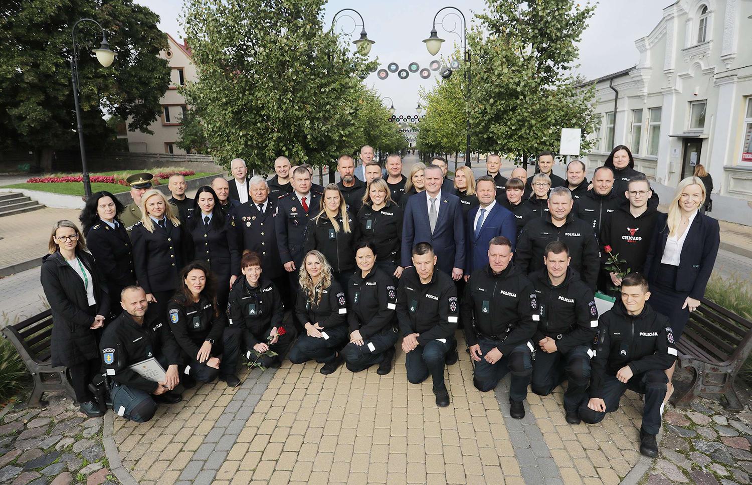 Apdovanojimai – pareigūnams ir pilietiškiems ukmergiškiams / Dainiaus Vyto nuotr. Profesinę šventę paminėjo Ukmergės policijos komisariato pareigūnai.