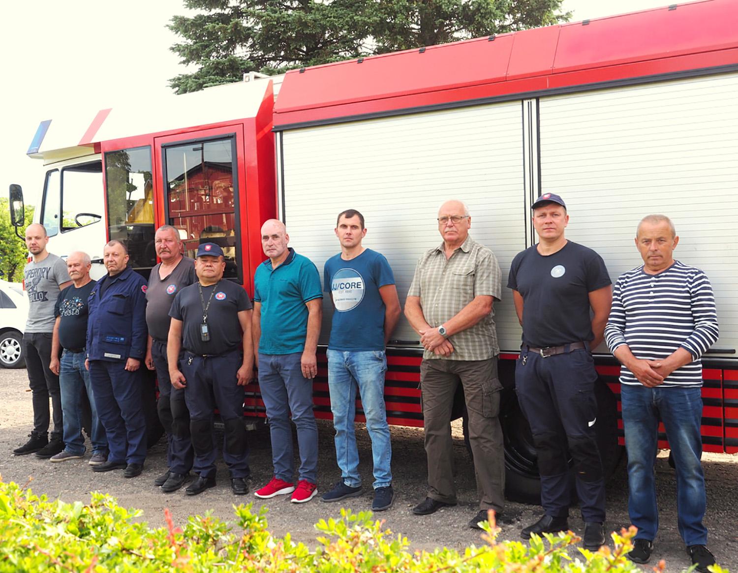 Aprūpinti saugiam darbui reikalingomis priemonėmis / Ukmergės rajono savivaldybės priešgaisrinės tarnybos ugniagesiai dirbs saugiau.