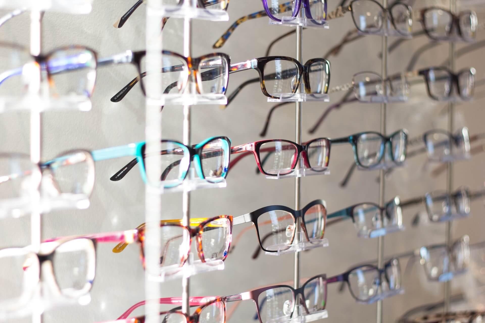 Apsaugokite savo akis: Kaip akiniai darbui kompiuteriu gali pagerinti jūsų darbo patirtį? /