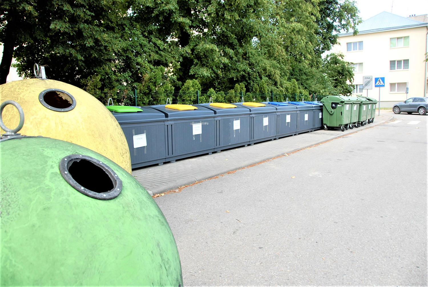 Atliekų tvarkytoju siūlo skirti Ukmergės autobusų parką / Komunalinių atliekų surinkimo ir išvežimo paslaugą dabartinis jos teikėjas pasiūlė nutraukti.  Gedimino Nemunaičio nuotr.