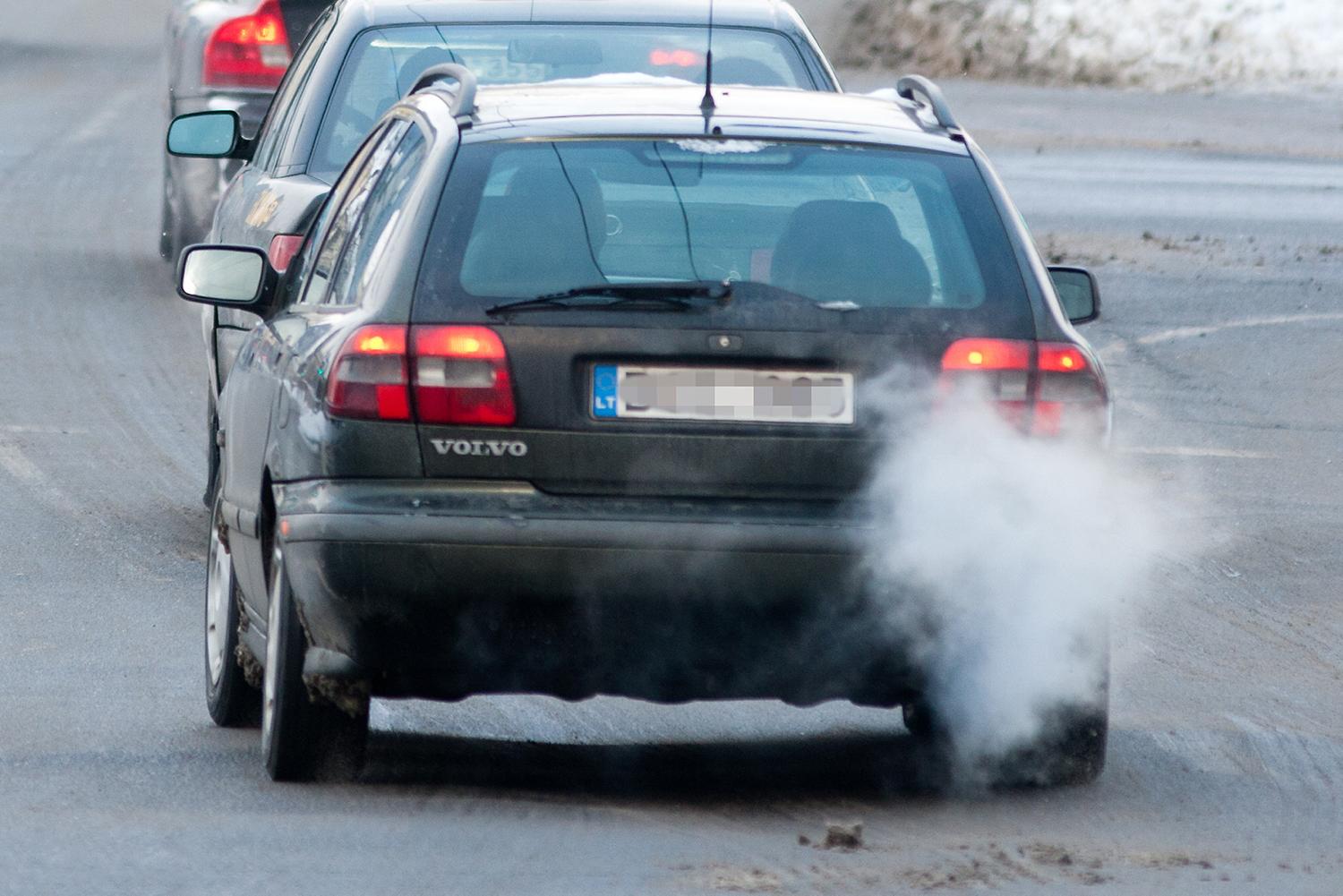 Automobilius stabdyti ir atlikti jų taršos matavimus galės ir aplinkosaugininkai / Manoma