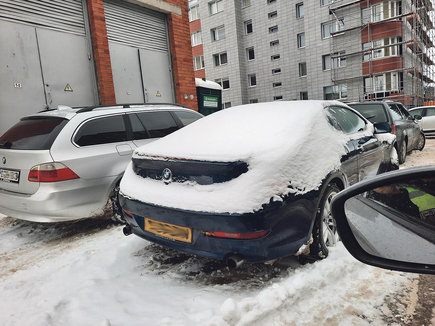 Be priežiūros palikti automobiliai turės dingti iš kiemų ir gatvių / Ukmergės rajono savivaldybės administracija