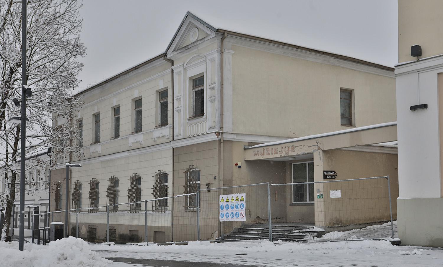Buvusiame kraštotyros muziejuje įsikurs savivaldybės darbuotojai / Dainiaus Vyto nuotr. Atnaujinamas pastatas Kęstučio a. 5