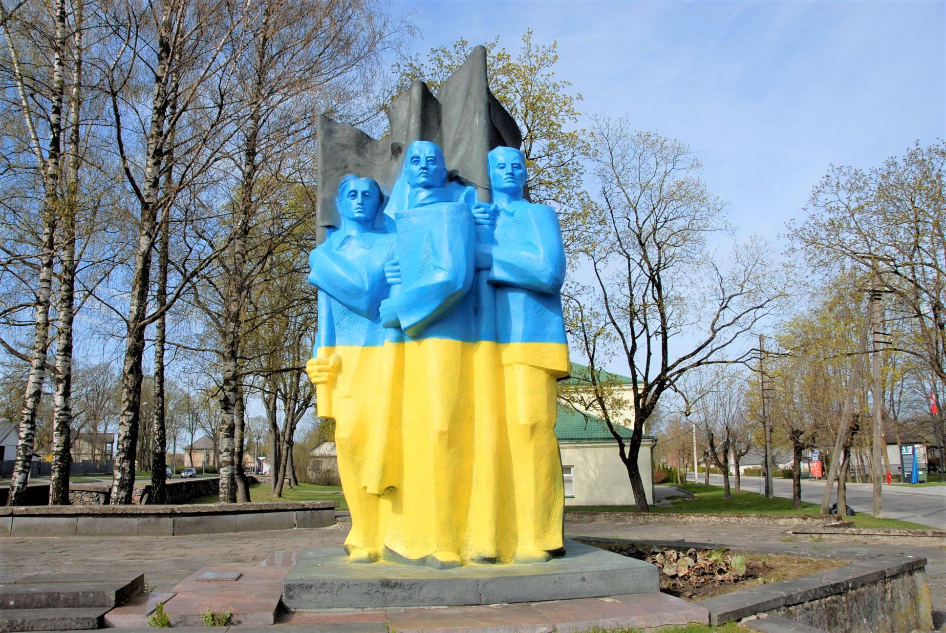 Desovietizacijos komisija siūlo nukelti „Vėliavnešių“ skulptūrą /