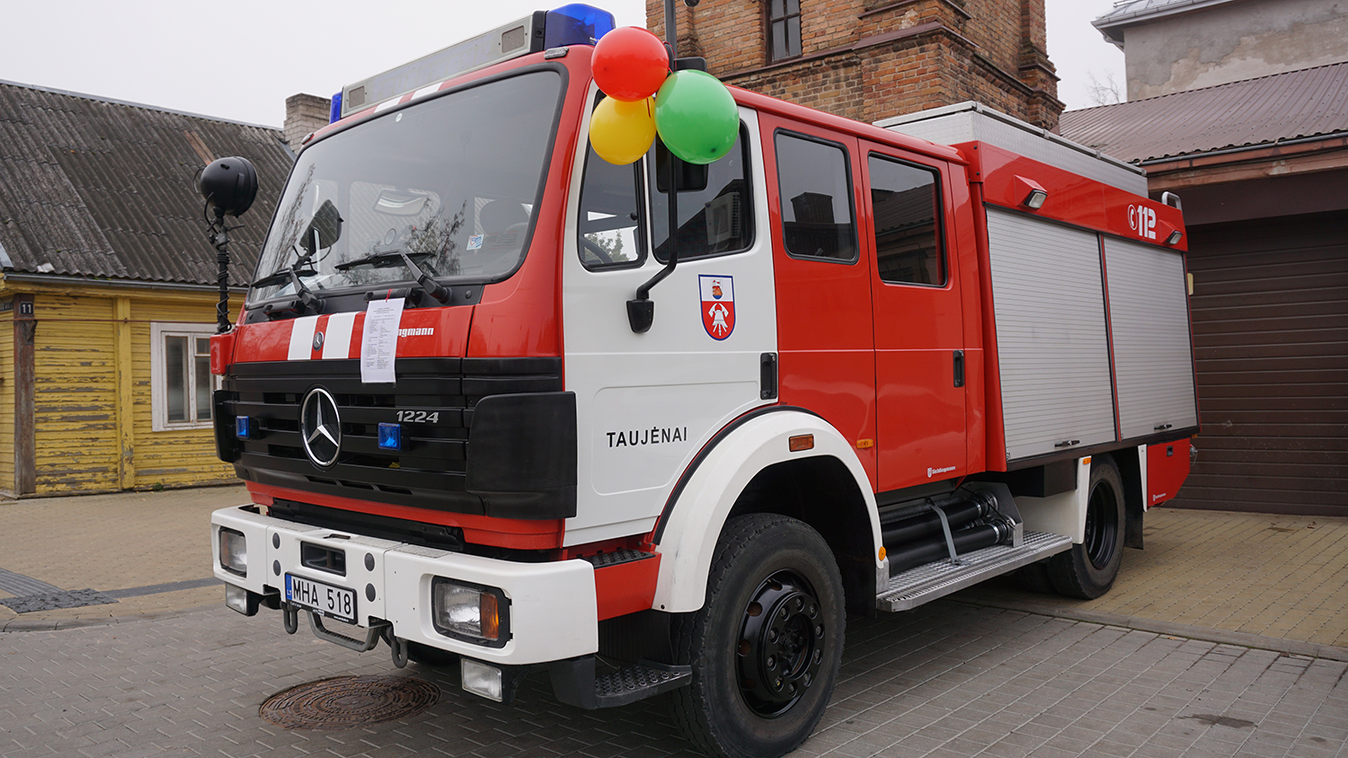 pristatė automobilį / Siesikų ugniagesių komandos skyrininkas Kęstutis Aleknavičius šiose pareigose dirbo 26-erius metus.