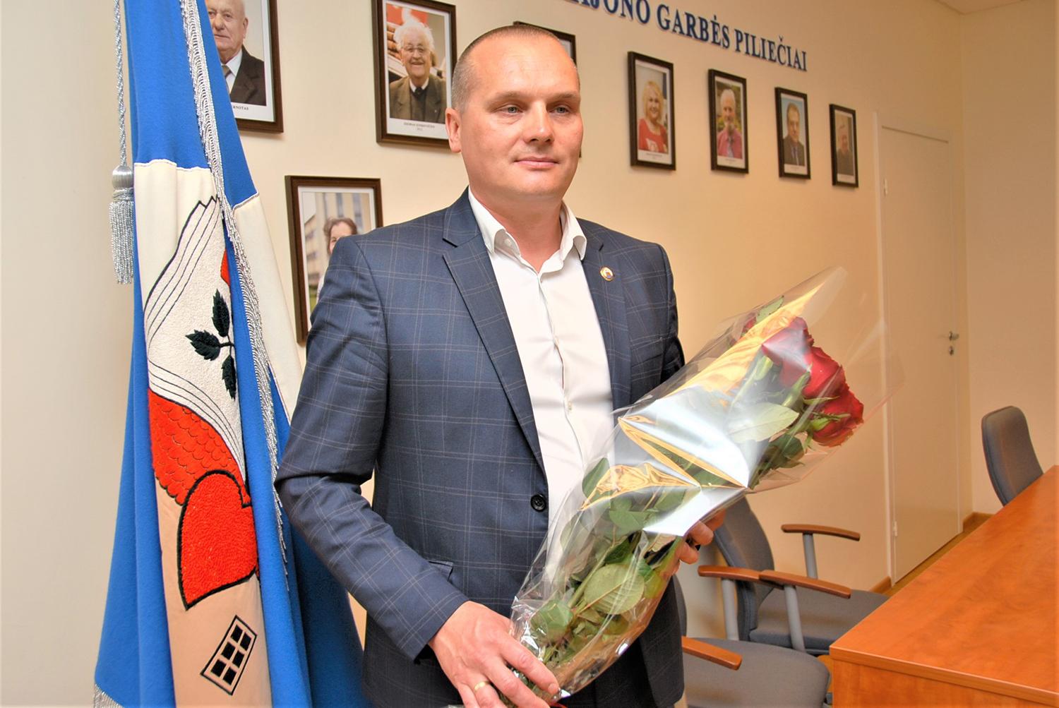 Išrinktas savivaldybės administracijos direktorius / Ukmergės rajono savivaldybės administracijos direktoriaus vairą rajono taryba patikėjo Dariui Varnui. Gedimino Nemunaičio nuotr.
