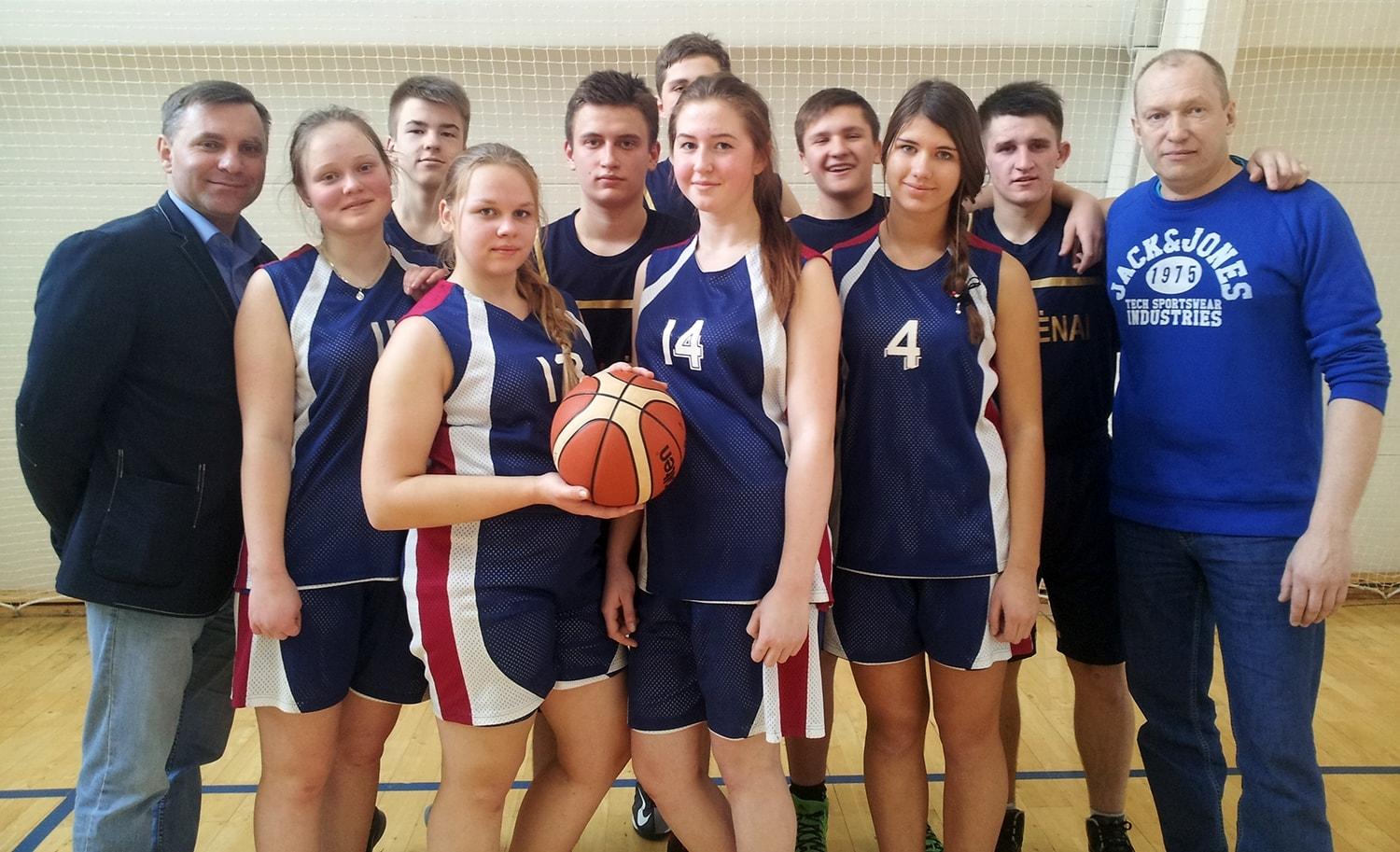 LMŽ kai­mo vie­to­vių mo­ki­nių zo­ni­nės 3x3 krep­ši­nio var­žy­bos / Taujėnų gimnazijos komandos.