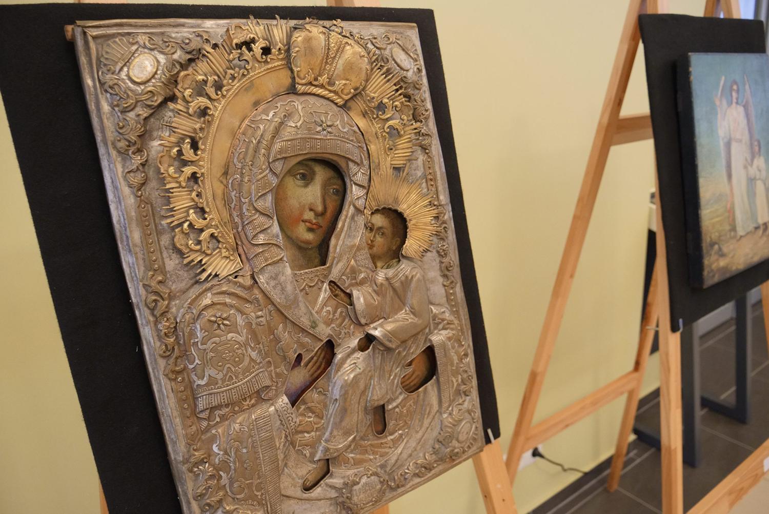 Muziejuje eksponuojama ikonų paroda iš Ukrainos / Ukmergės kraštotyros muziejaus nuotr. Paroda „Jų akys žvelgia į sąžinę“ Ukmergėje veiks iki kovo 13 dienos.
