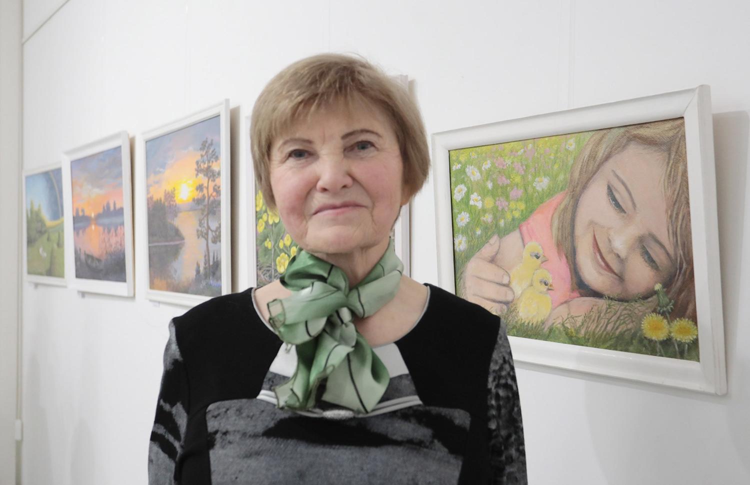 Parodoje – Anelės Stancikienės paveikslai / Tautodailininkė Anelė Stancikienė parodoje pristato savo kūrybą.