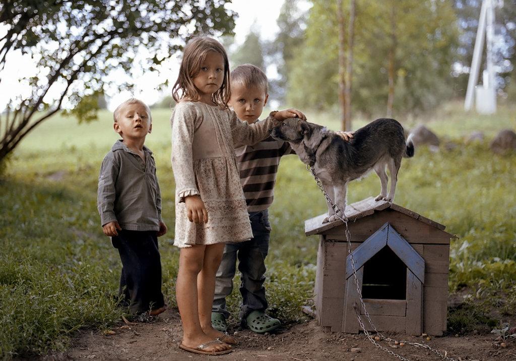 Pasaulinę sėkmę pelniusioje nuotraukoje – Laumėnų vaikai / Ši vilniečio Tado Kazakevičiaus fotografija