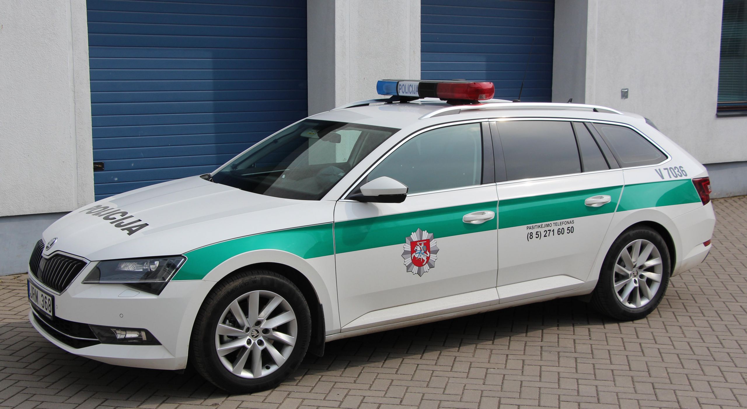 Policininkai patruliuos nauju „Škoda Superb“ /