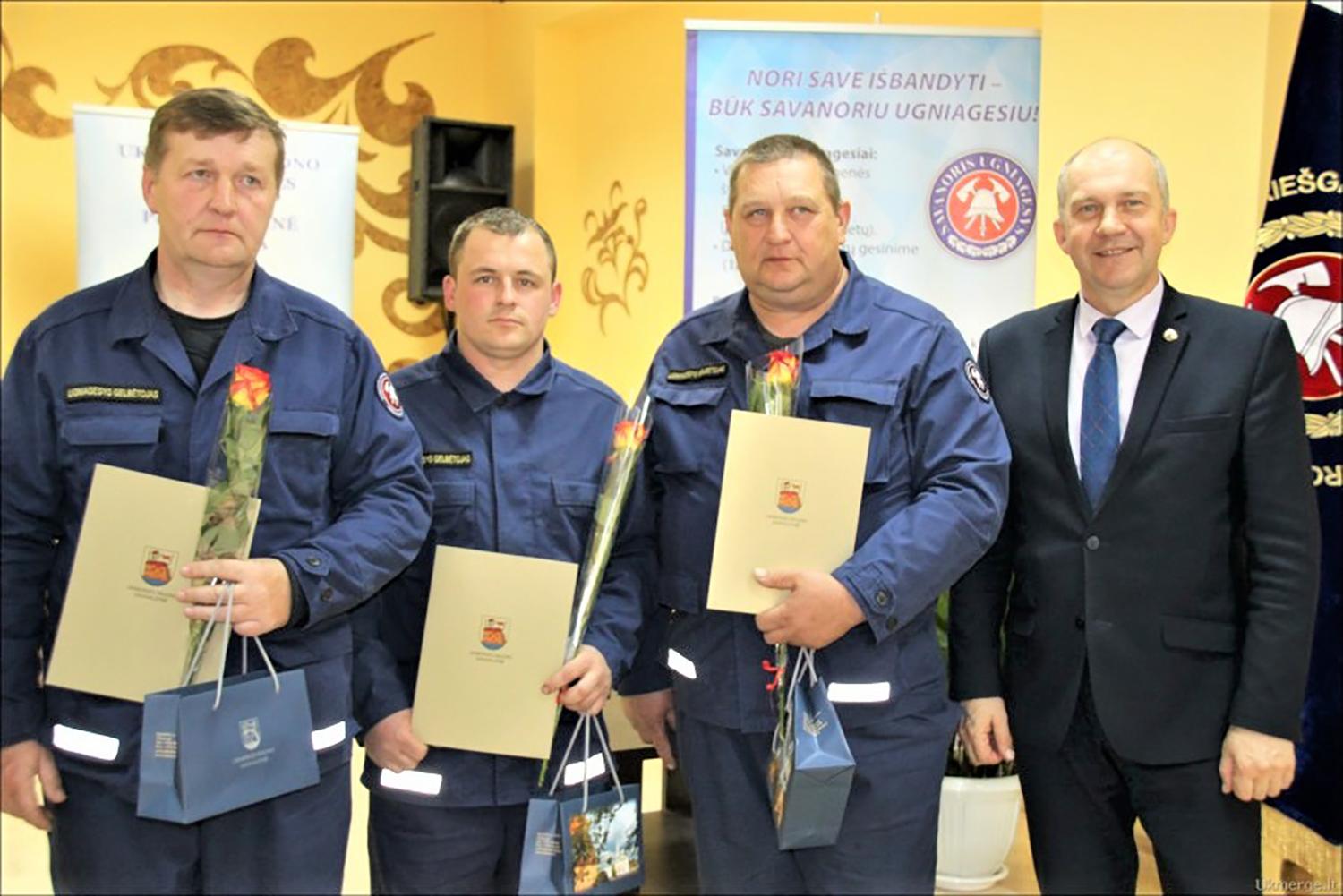Rajono ugniagesiai paminėjo profesinę šventę / Su profesine švente sveikino rajono meras Rolandas Janickas.