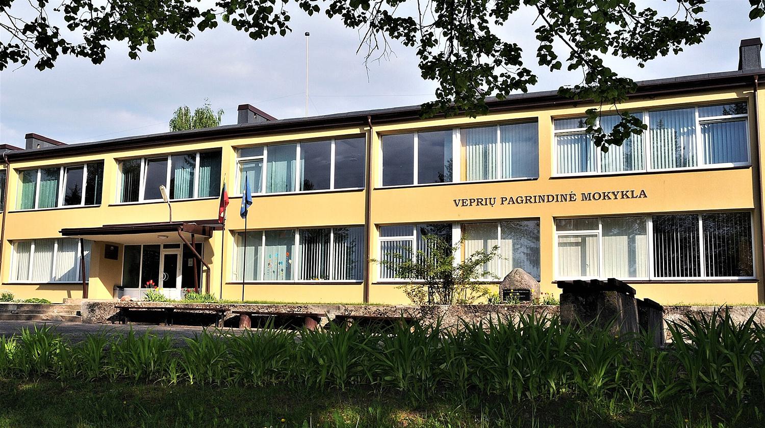 Reorganizuos švietimo įstaigas / Veprių pagrindinė mokykla nuo rugsėjo bus pavadinta Ukmergės r. Veprių mokykla-daugiafunkciu centru.