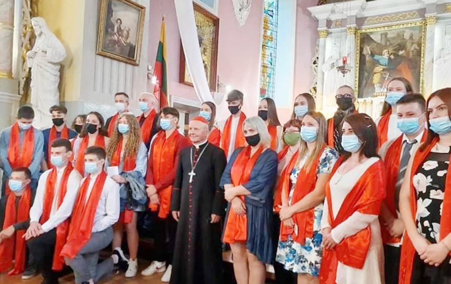 Sutvirtinimo sakramentą suteikė arkivyskupas / Kardinolas arkivyskupas Sigitas Tamkevičius viešėjo Ukmergėje ir suteikė Sutvirtinimo sakramentą.
