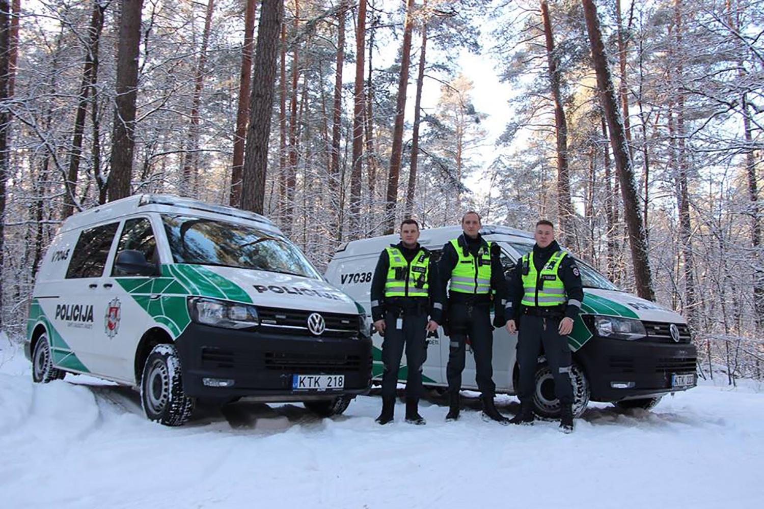 Ukmergės policijoje – nauji automobiliai / Ukmergės komisariatui skirti du darbui puikiai pritaikyti mikroautobusai.