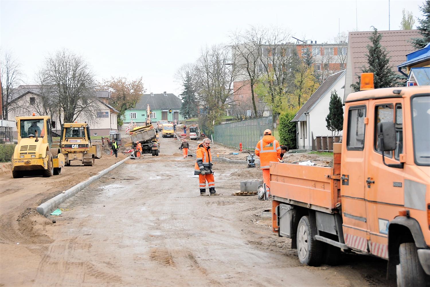 Ukmergiškių prašoma kantrybės: gatvės vis tiek pasikeis / Remontuojama Klaipėdos gatvė. Gedimino Nemunaičio nuotr.