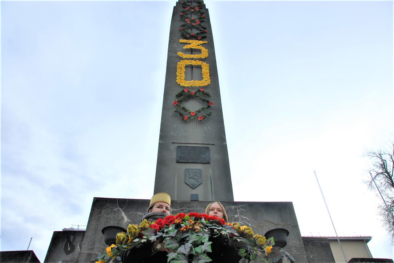 Vasario 16-ąją miesto laisvės simbolis minėjo jubiliejų / Gedimino Nemunaičio nuotr. Paminklas „Lituania Restituta“ buvo atstatytas prieš 30 metų.