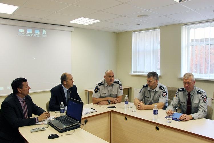Vilniaus apskrities policijos vadovybė pokyčius policijoje aptarė Ukmergėje / Keičiama policijos komisariato struktūra ir darbų organizavimas.