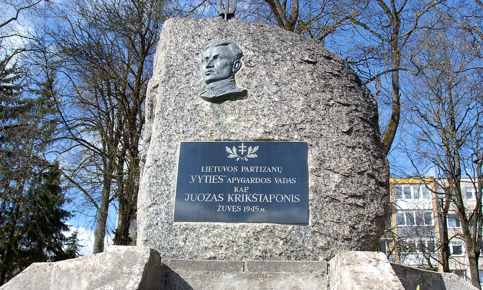 Vilniuje – reikalavimai palikti J. Krikštaponio paminklą Ukmergėje /
