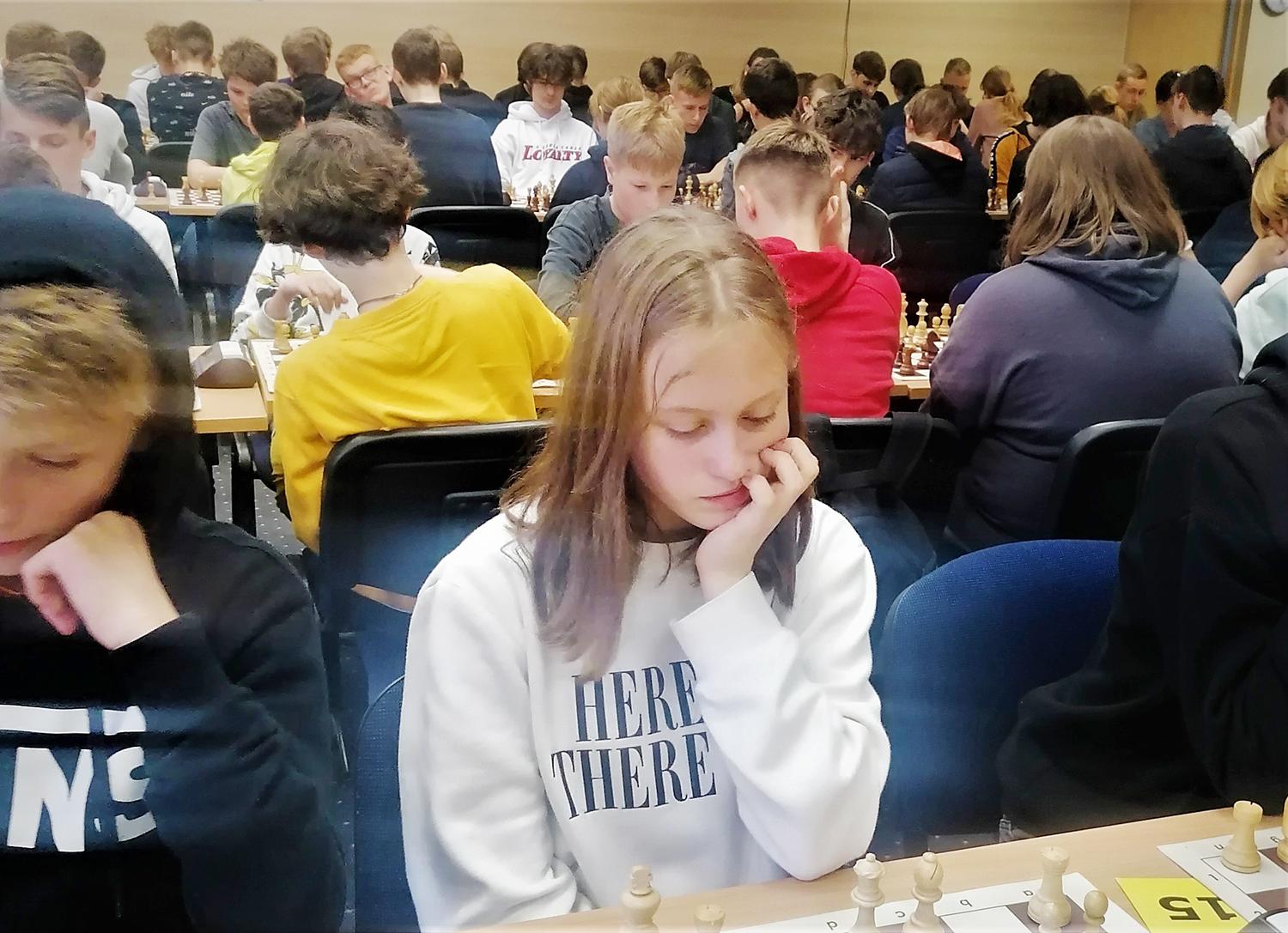 Vilniuje vyko Lietuvos jaunučių ir jaunių „Žaibo“ bei greitųjų šachmatų čempionatas / Savo amžiaus grupėje čempione tapo Agnė Mickūnaitė.