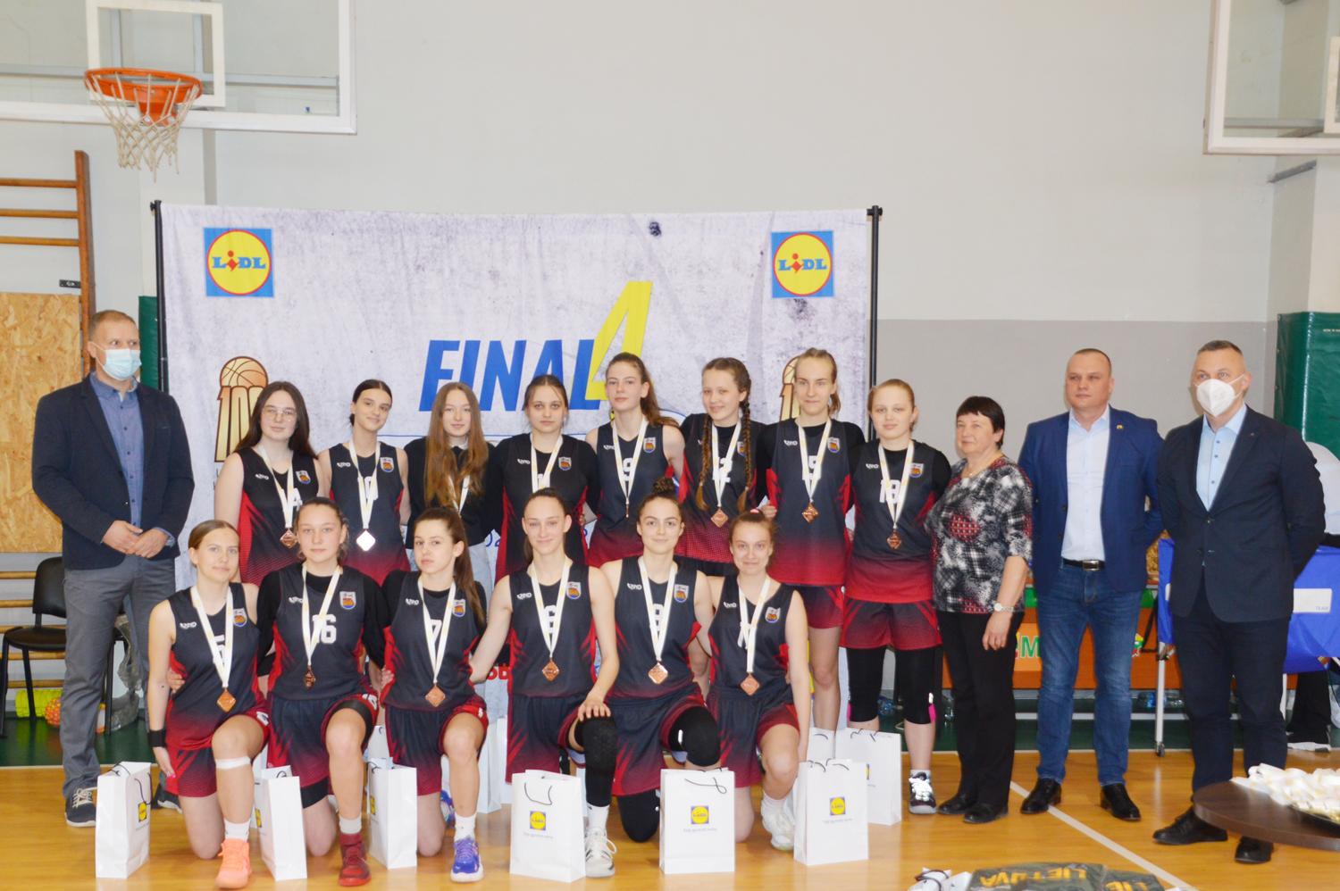 Virė merginų krepšinio komandų aistros / Ukmergiškių komanda.
