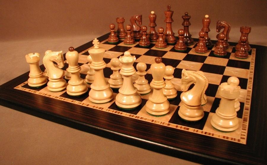 Vyko šachmatų varžybos / Šachmatų varžybose.