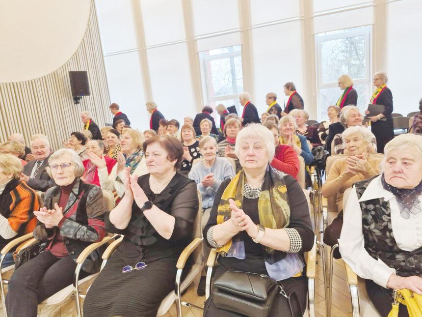 Ataskaitiniame susirinkime – sveikinimai ir padėkos